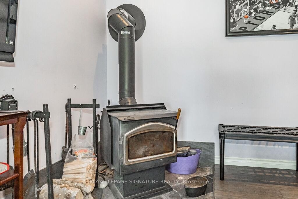 1127 Sunny Lake Road, Gravenhurst, ON - Indoor Photo Showing Other Room