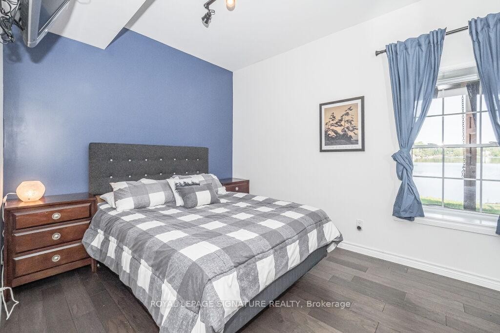 1127 Sunny Lake Road, Gravenhurst, ON - Indoor Photo Showing Bedroom