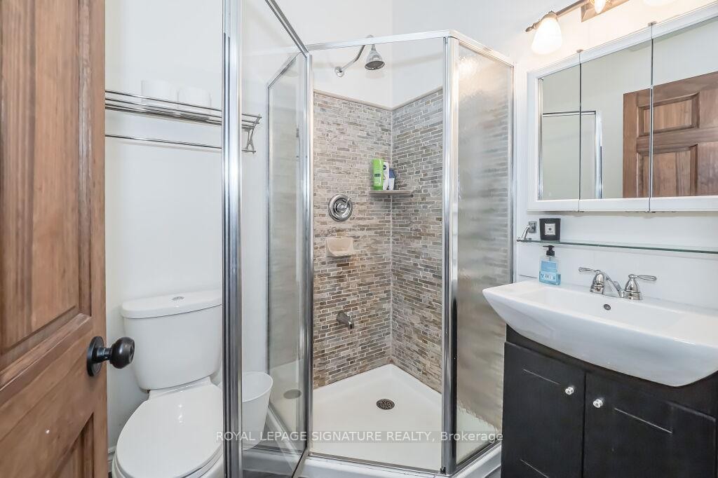 1127 Sunny Lake Road, Gravenhurst, ON - Indoor Photo Showing Bathroom