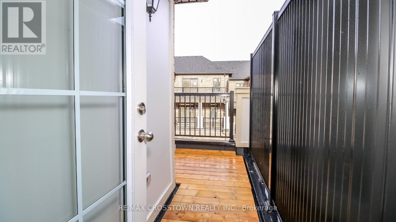 Unit 20 - 2025 Matteer Court, Innisfil, ON - With Balcony With Exterior