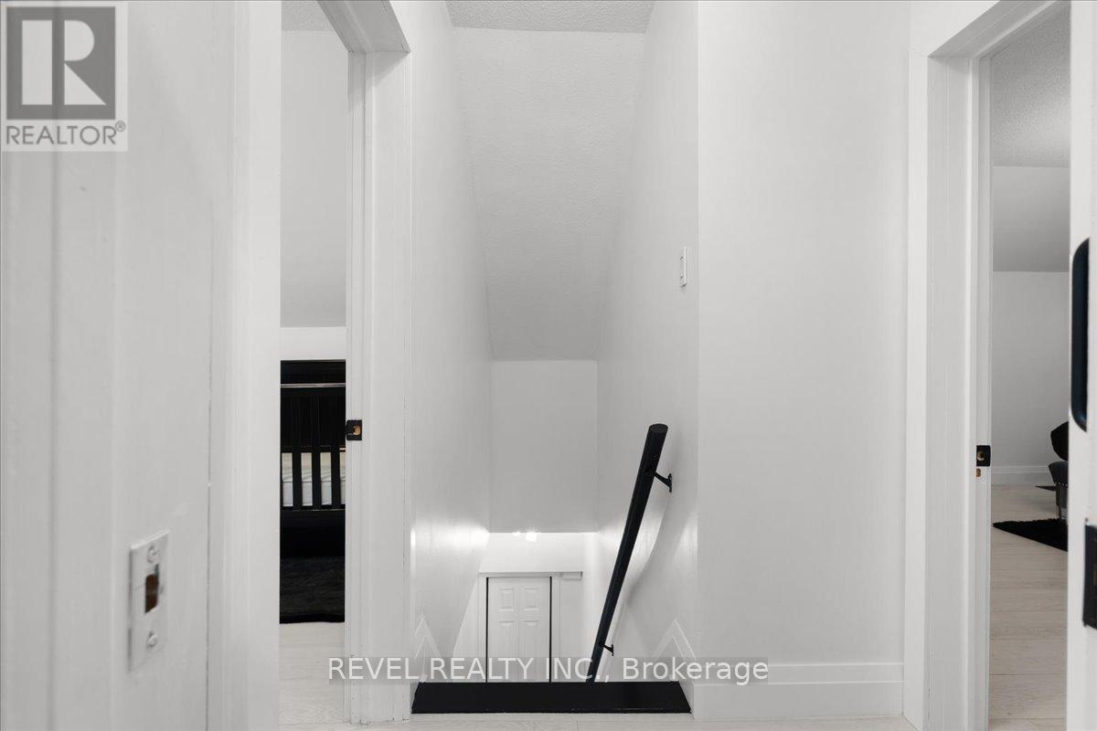 39 Division Street, Hamilton, ON - Photo Showing Other Room