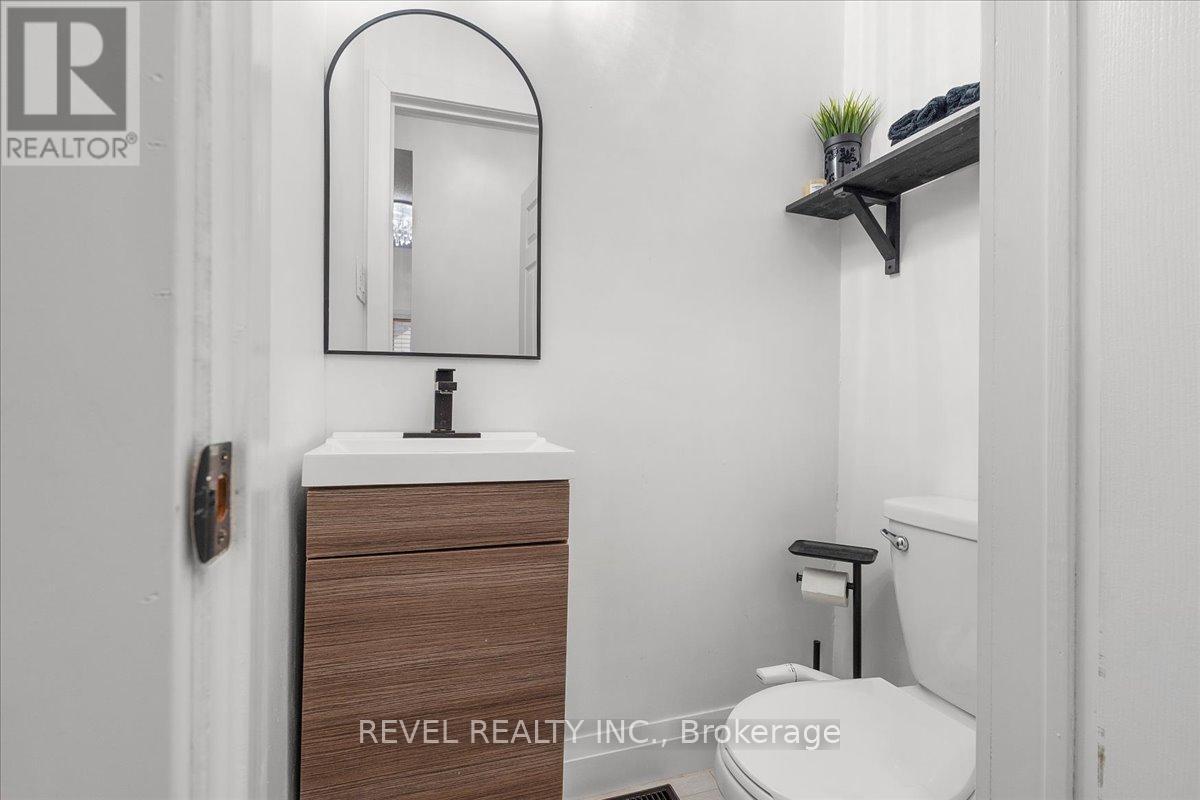 39 Division Street, Hamilton, ON -