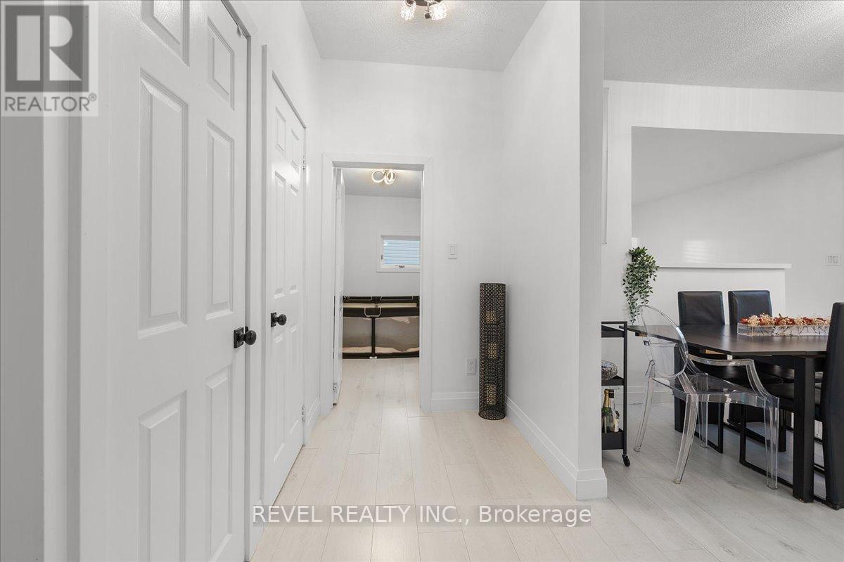 39 Division Street, Hamilton, ON - Indoor Photo Showing Other Room