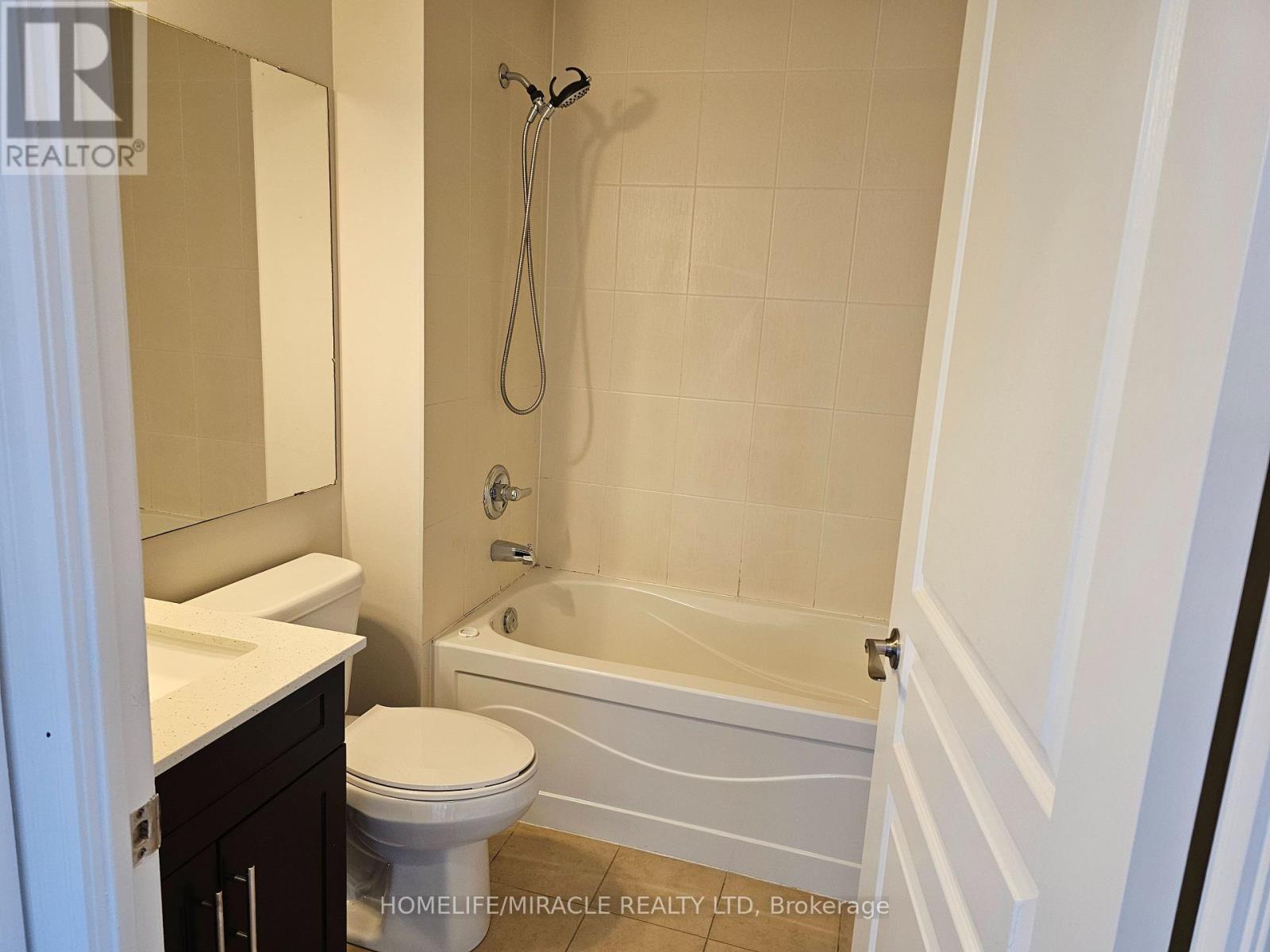 406 - 225 Webb Drive, Mississauga, ON - Indoor Photo Showing Bathroom