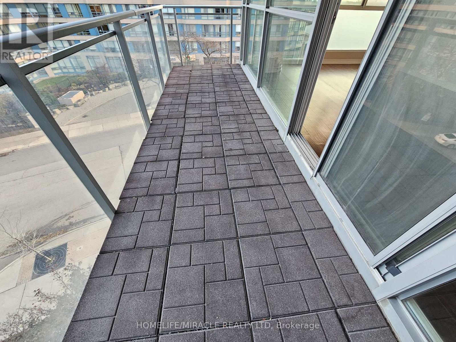 406 - 225 Webb Drive, Mississauga, ON - Outdoor