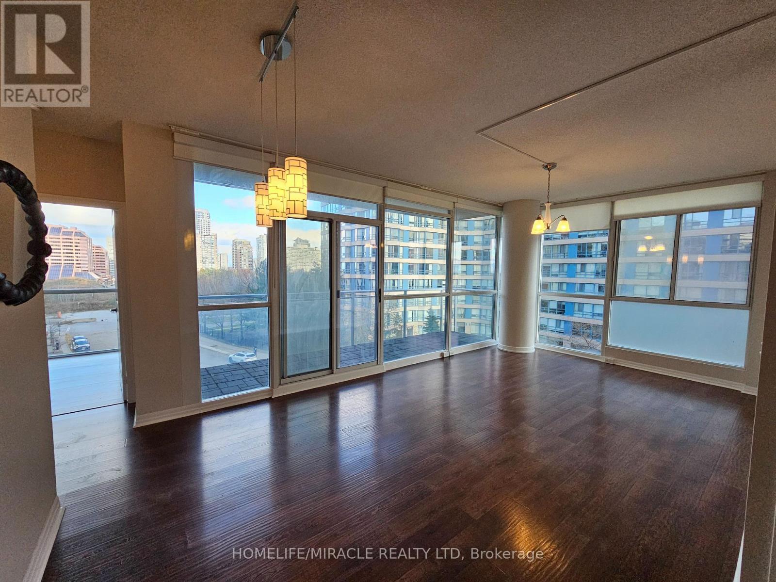 406 - 225 Webb Drive, Mississauga, ON - Indoor Photo Showing Other Room