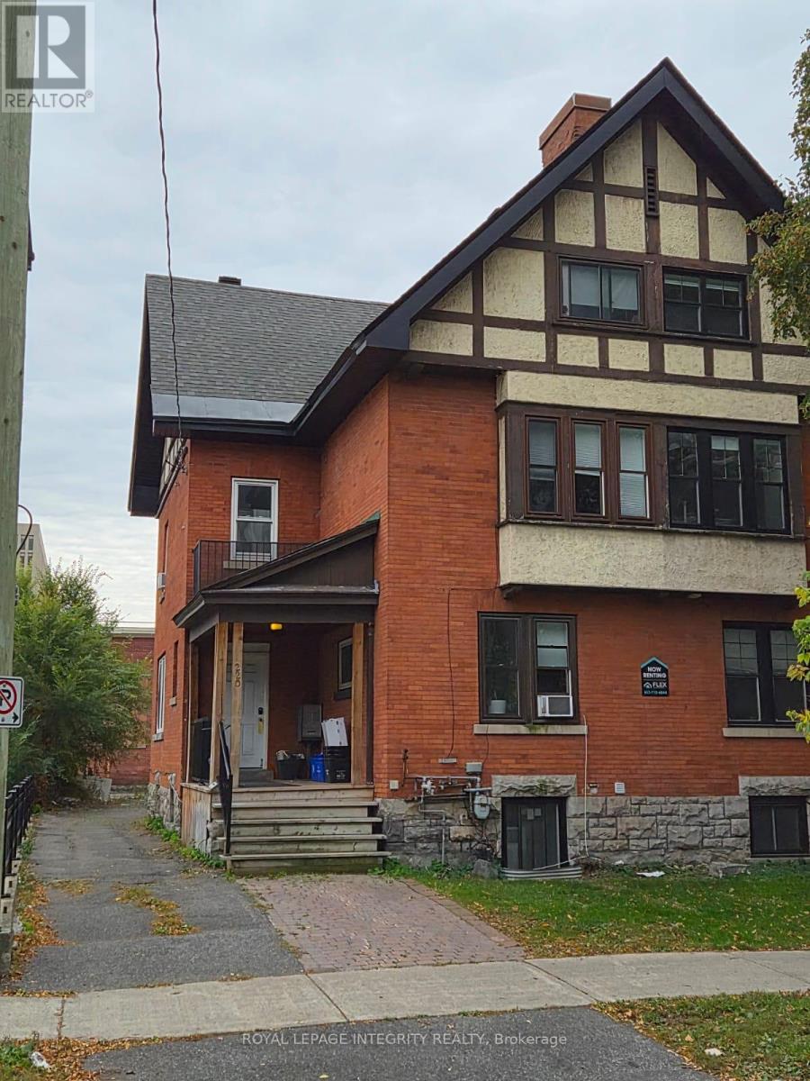220 Argyle Avenue, Ottawa, ON - Outdoor
