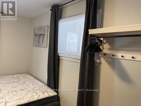 Unit 5 - 220 Argyle Avenue, Ottawa, ON - Indoor Photo Showing Bedroom