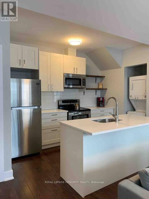 Unit 1 - 220 Argyle Avenue, Ottawa, ON - Indoor Photo Showing Kitchen