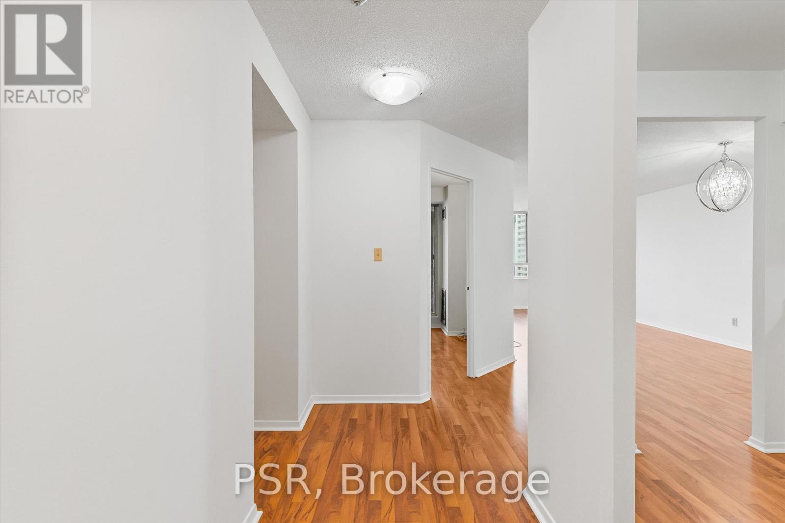 901 - 633 Bay Street, Toronto, ON - Indoor Photo Showing Other Room