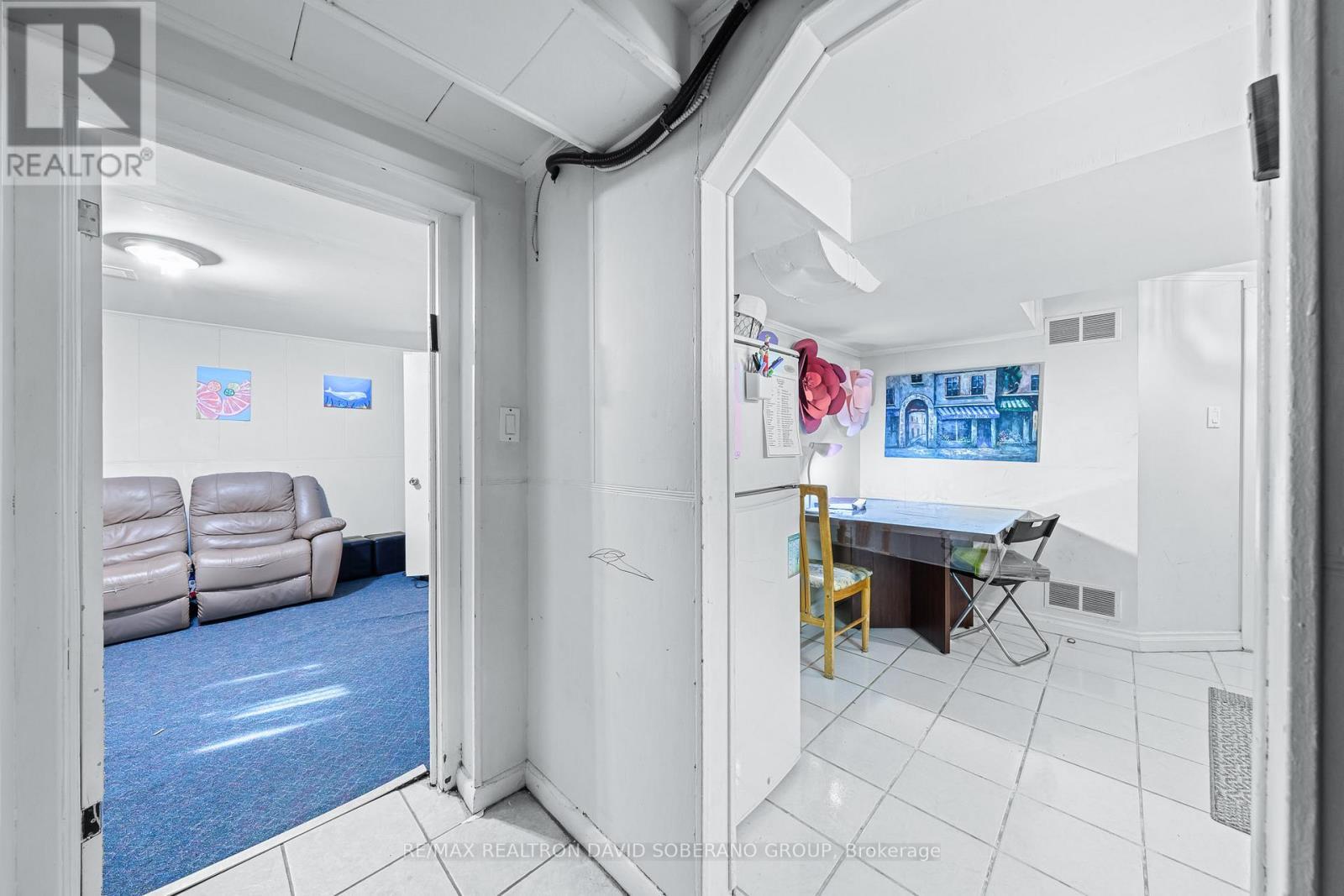 17 Wigan Crescent, Toronto, ON - Indoor