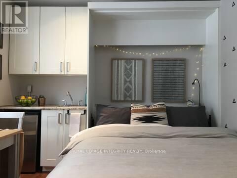 Unit 5 - 222 Argyle Avenue, Ottawa, ON - Indoor Photo Showing Kitchen