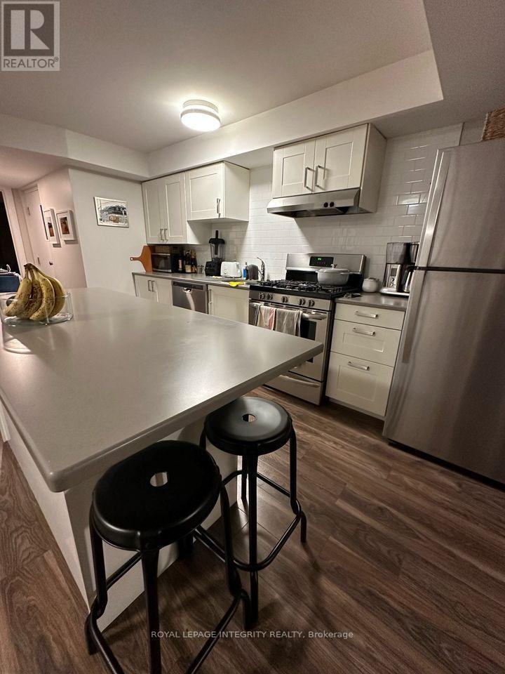 Unit 4 - 222 Argyle Avenue, Ottawa, ON - Indoor Photo Showing Kitchen