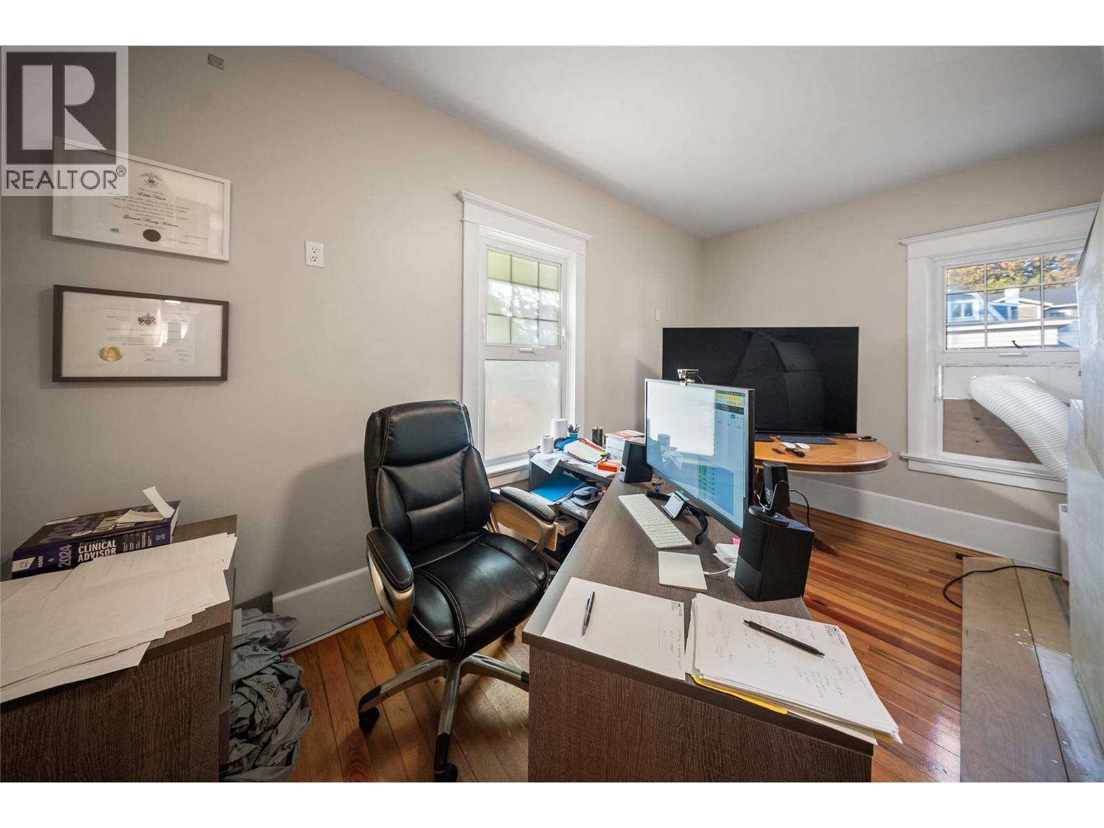 2340 Pandosy Street, Kelowna, BC - Indoor Photo Showing Office