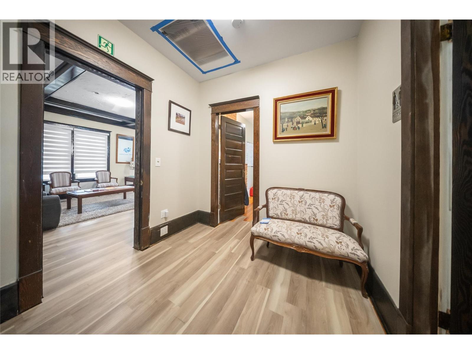 2340 Pandosy Street, Kelowna, BC - Indoor Photo Showing Other Room