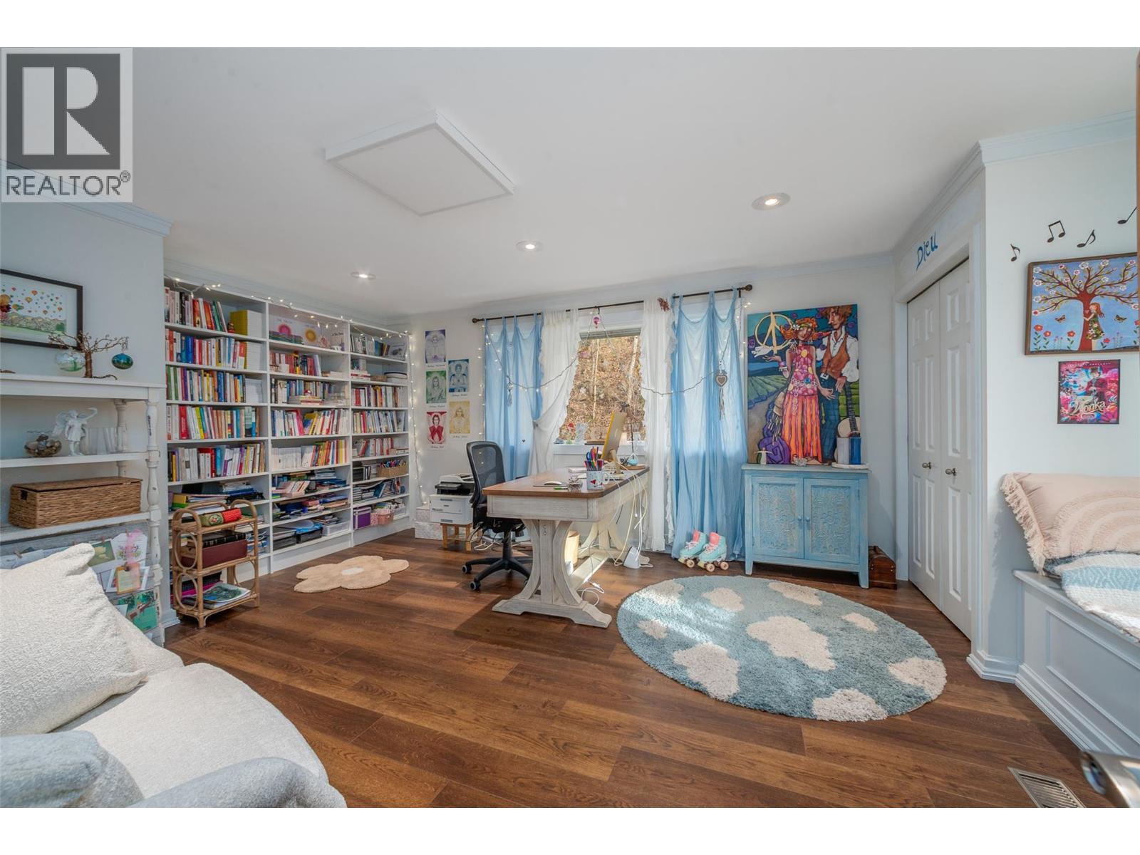 514 Hawes Court, Kelowna, BC - Indoor