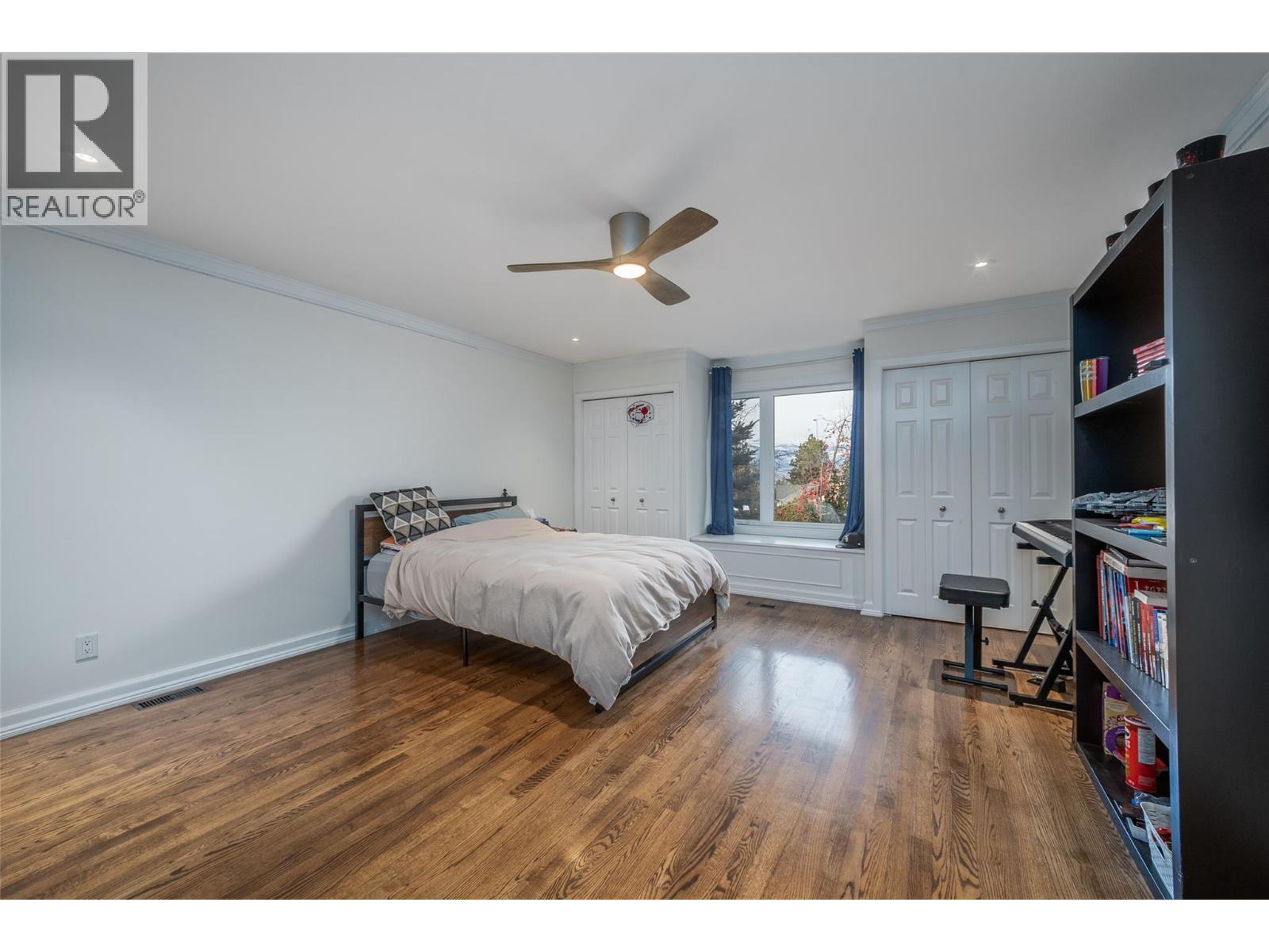 514 Hawes Court, Kelowna, BC - Indoor Photo Showing Bedroom