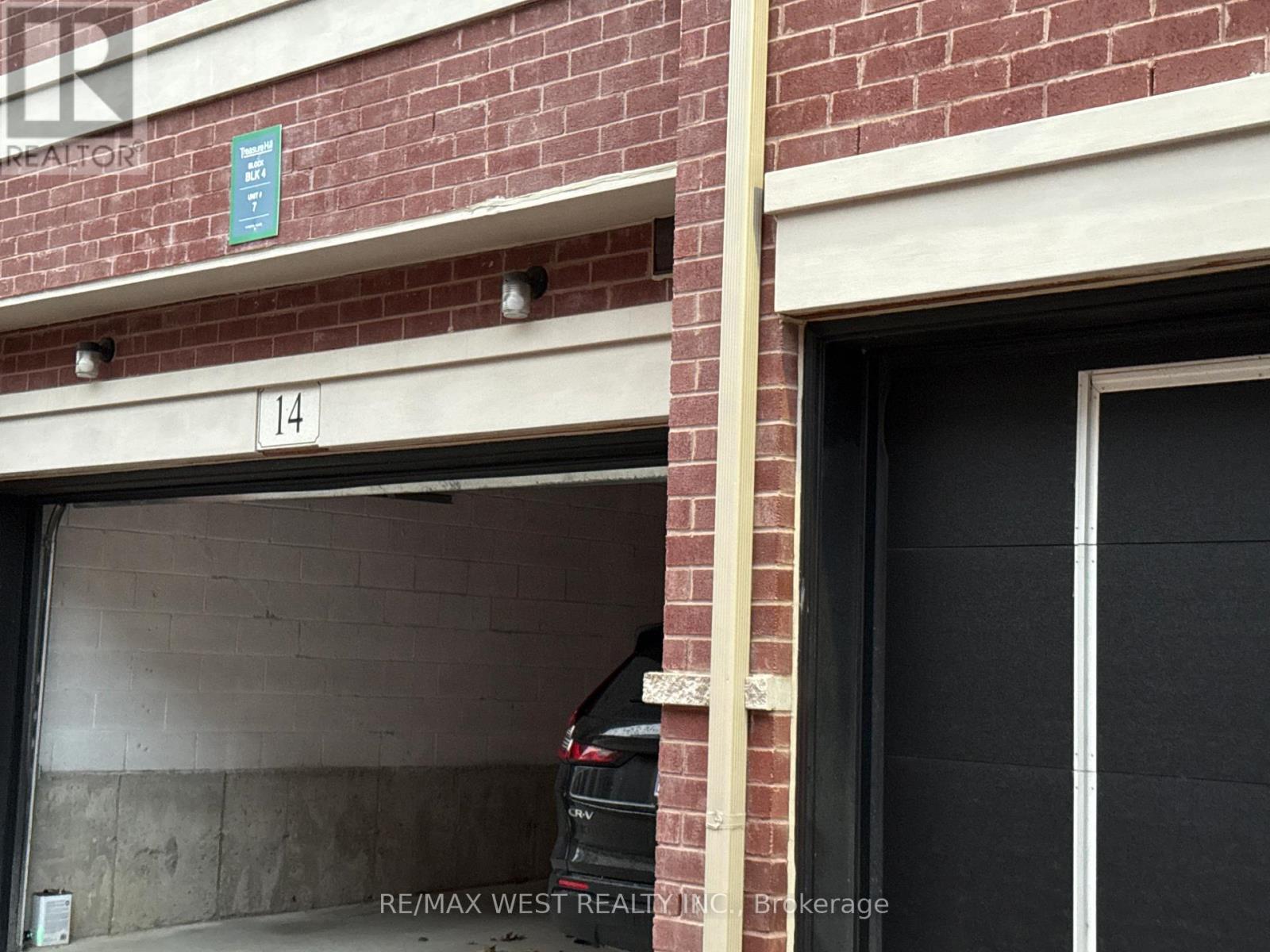 Bsmt - 14 Pantheon Lane, Markham, ON - With Exterior