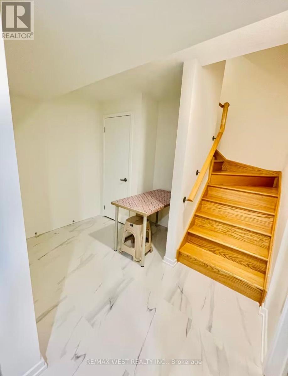 Bsmt - 14 Pantheon Lane, Markham, ON - Indoor Photo Showing Other Room