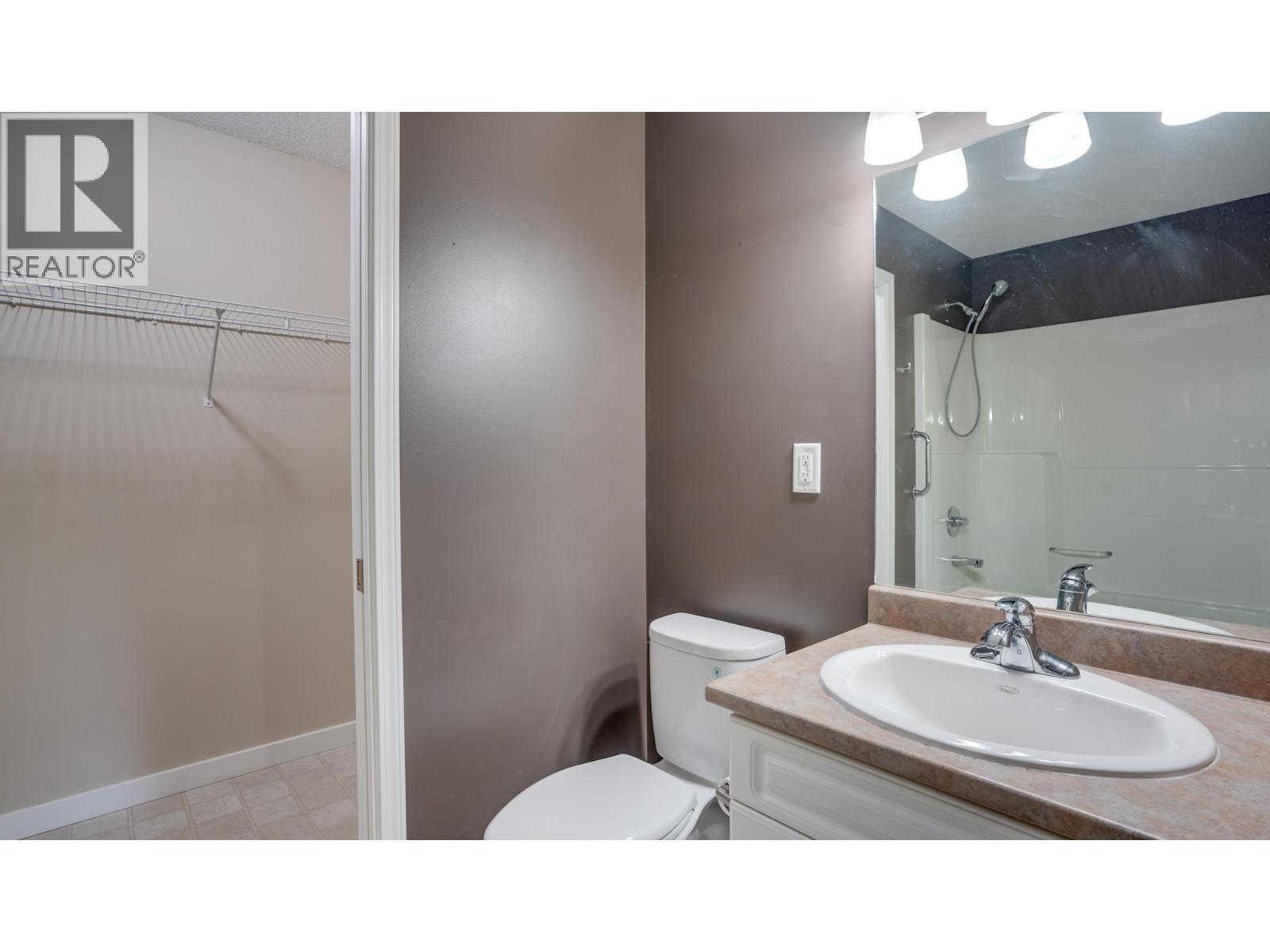 Ensuite / Walk in Closet - 5200 25Th Avenue, Vernon, BC - Indoor Photo Showing Bathroom