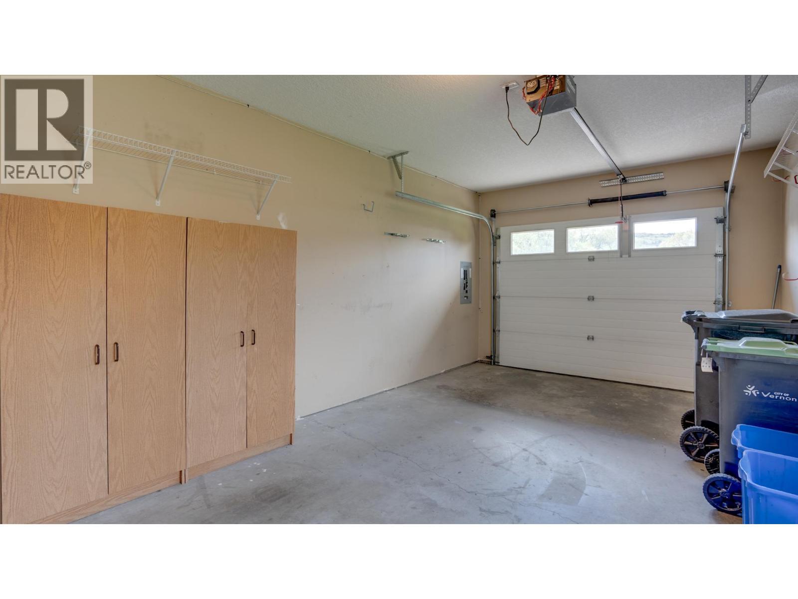 Garage - 5200 25Th Avenue, Vernon, BC - Indoor Photo Showing Garage