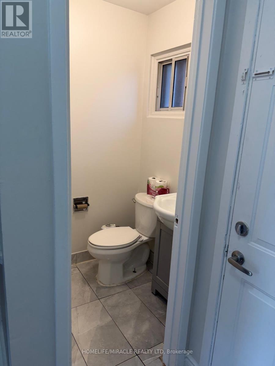 96 Carleton Place, Brampton, ON - Indoor Photo Showing Bathroom