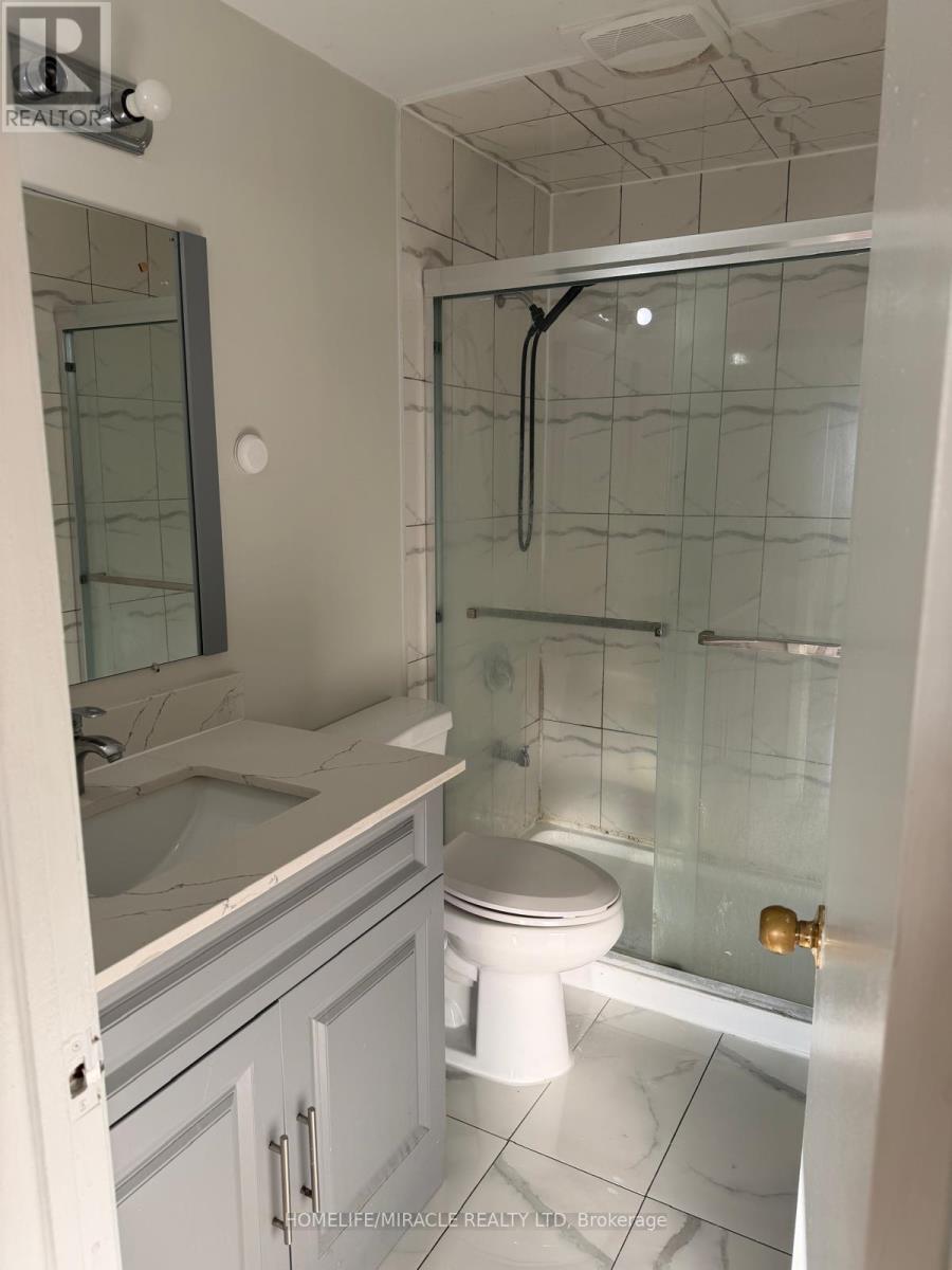 96 Carleton Place, Brampton, ON - Indoor Photo Showing Bathroom