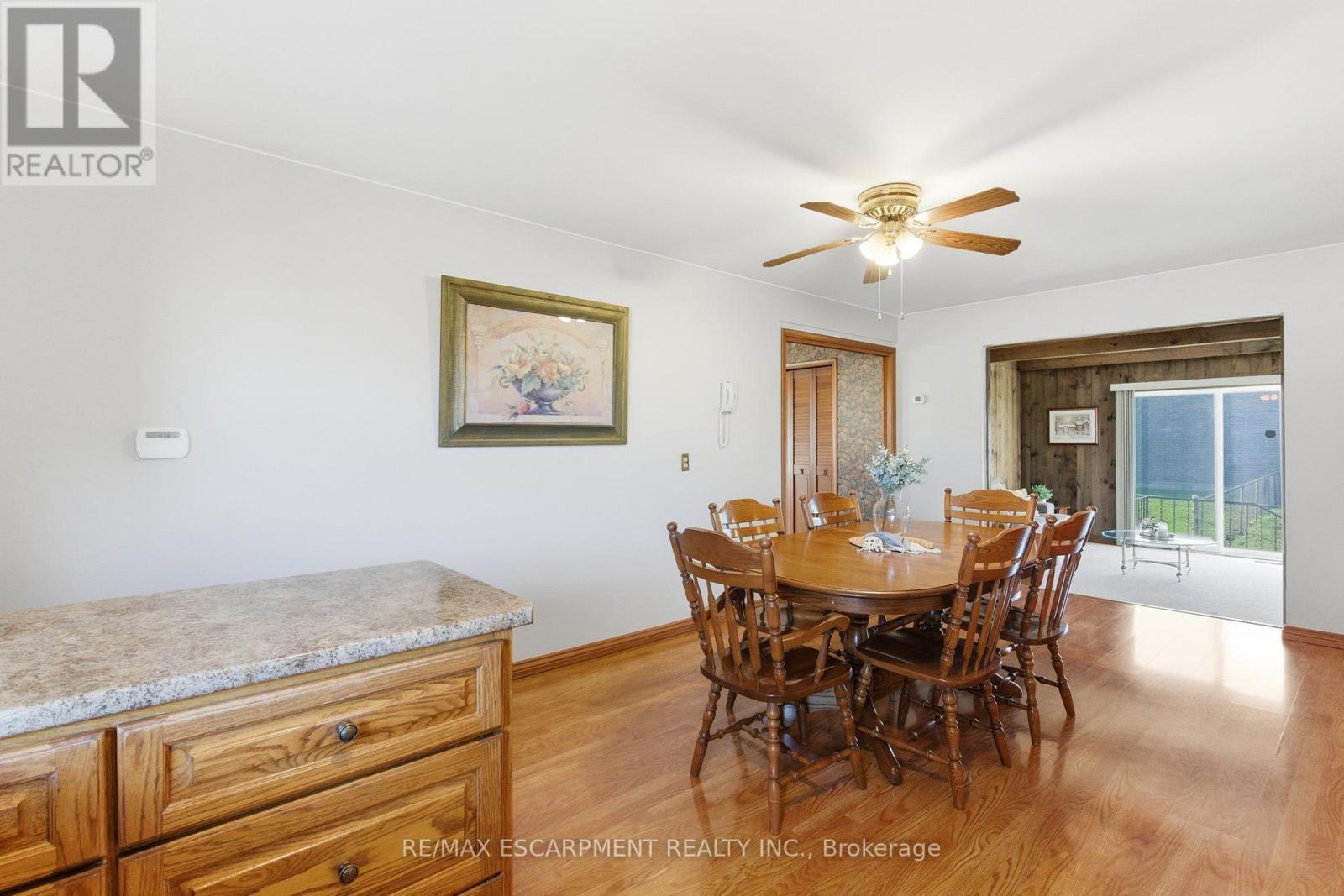 1235 Barton Street, Hamilton, ON - Indoor Photo Showing Dining Room