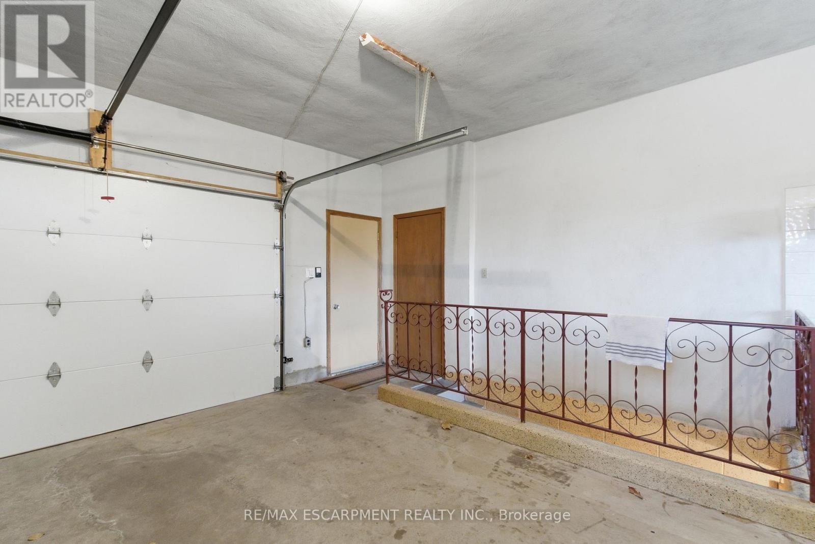 1235 Barton Street, Hamilton, ON - Indoor Photo Showing Garage