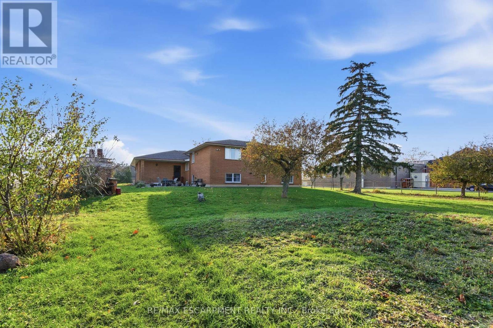 1235 Barton Street, Hamilton, ON - Outdoor