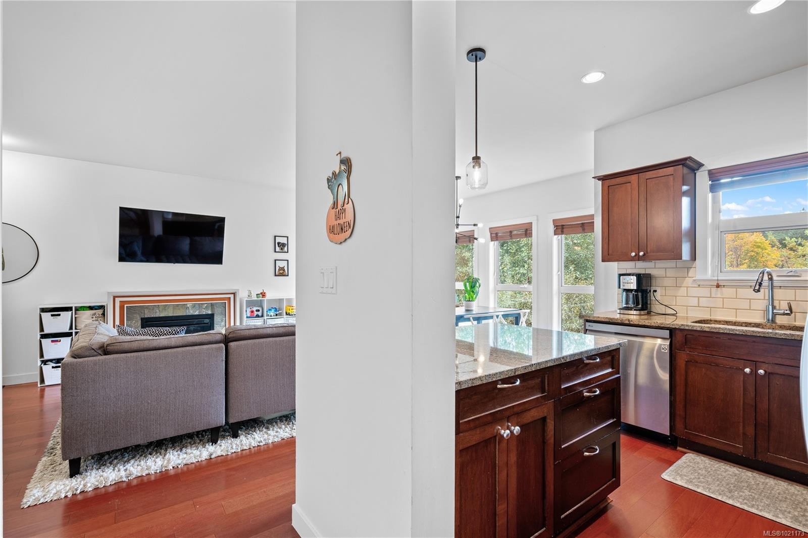 303-101 Nursery Hill Dr, View Royal, BC - Indoor Photo Showing Kitchen With Fireplace