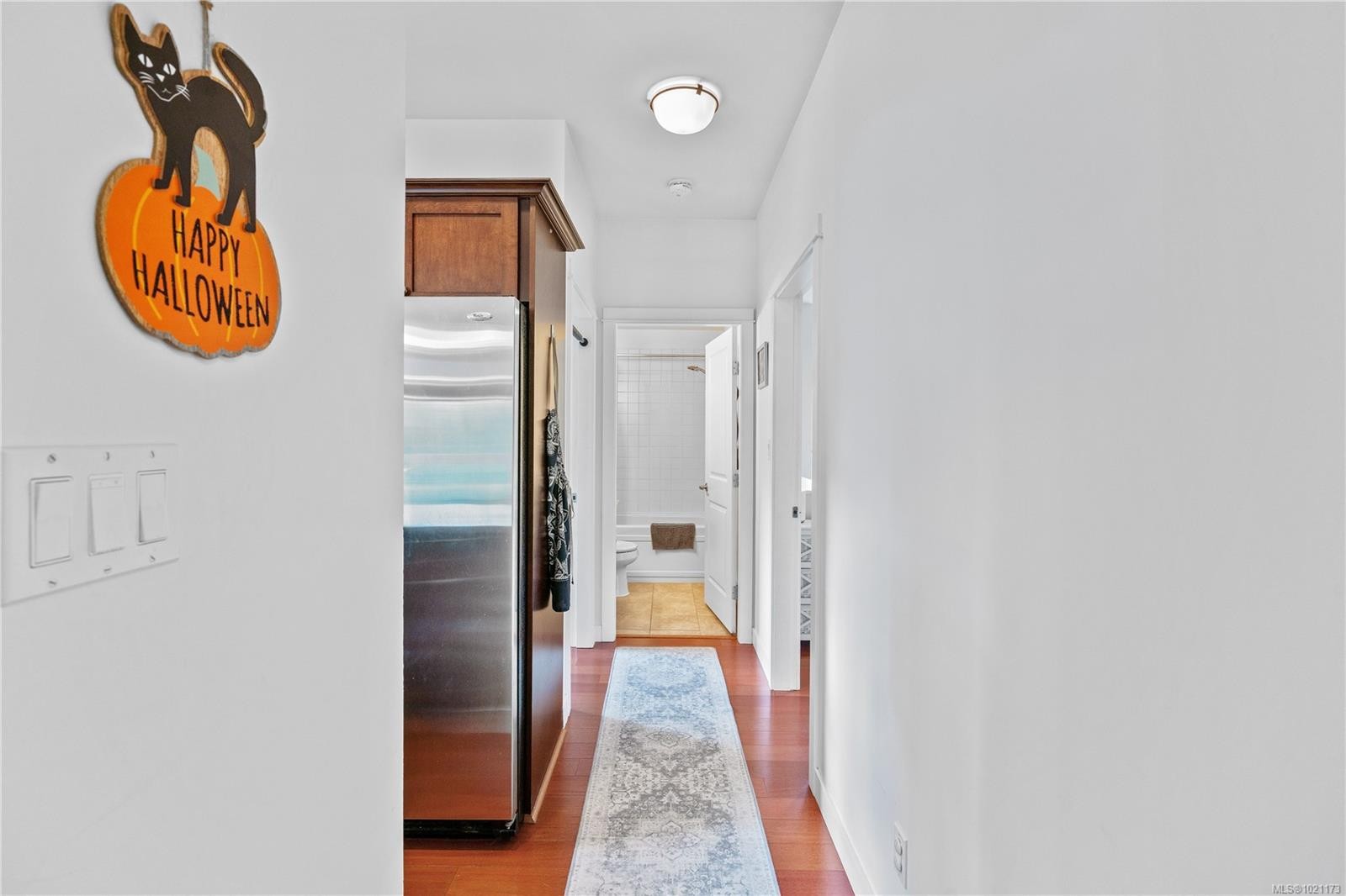 303-101 Nursery Hill Dr, View Royal, BC - Indoor Photo Showing Other Room