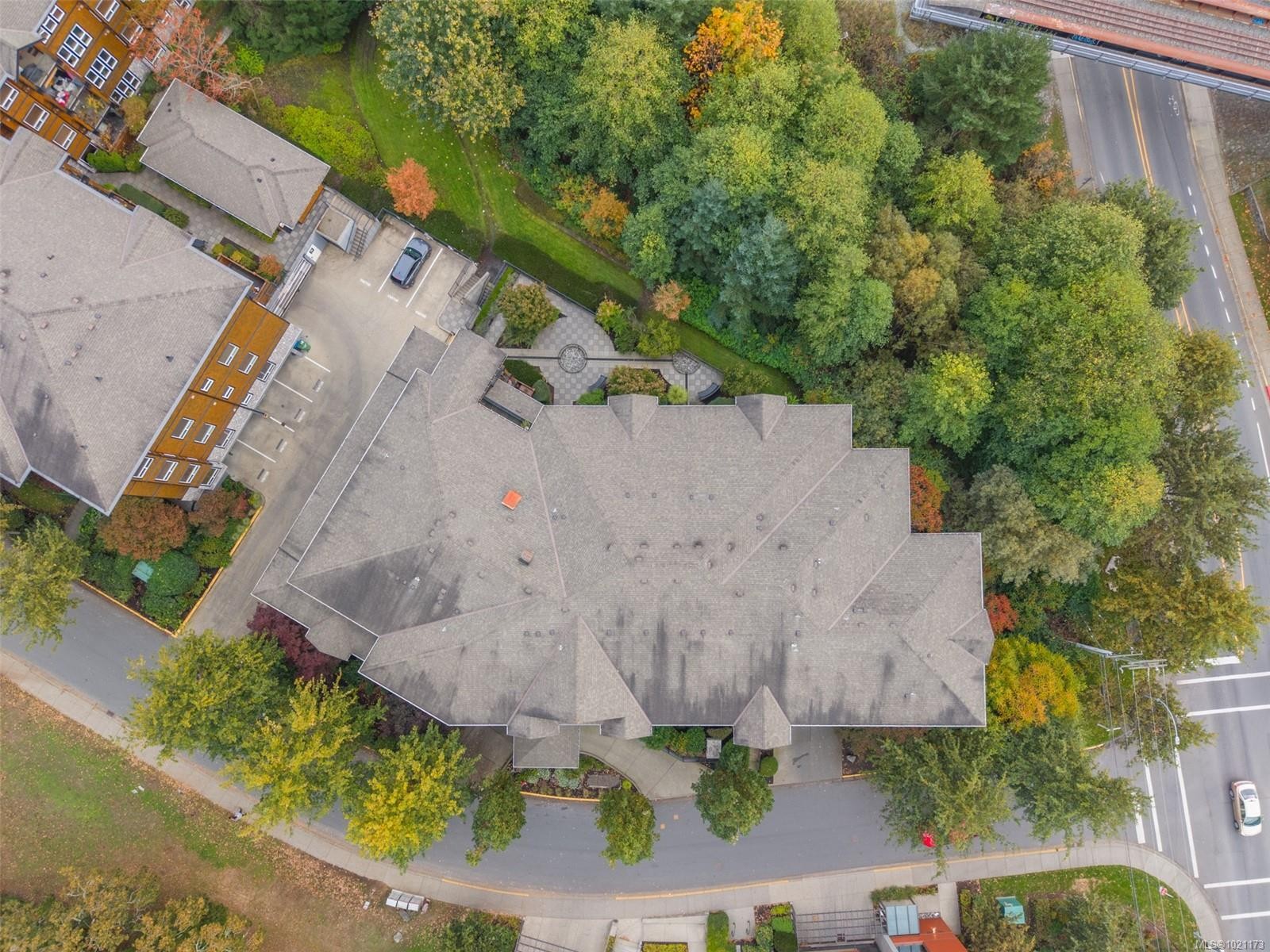 303-101 Nursery Hill Dr, View Royal, BC - Outdoor With View