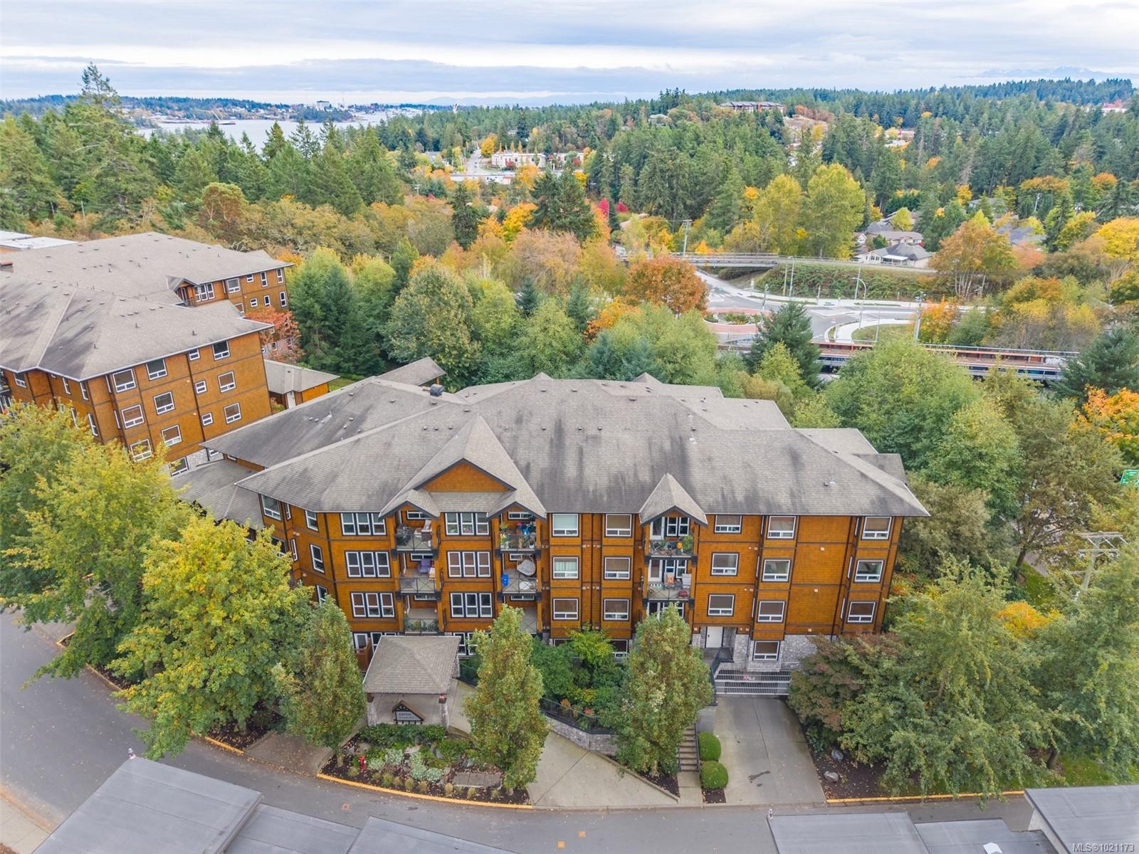 303-101 Nursery Hill Dr, View Royal, BC - Outdoor With View
