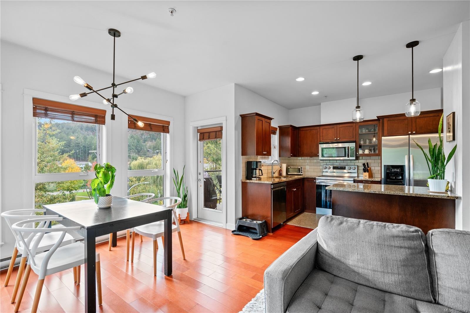 303-101 Nursery Hill Dr, View Royal, BC - Indoor