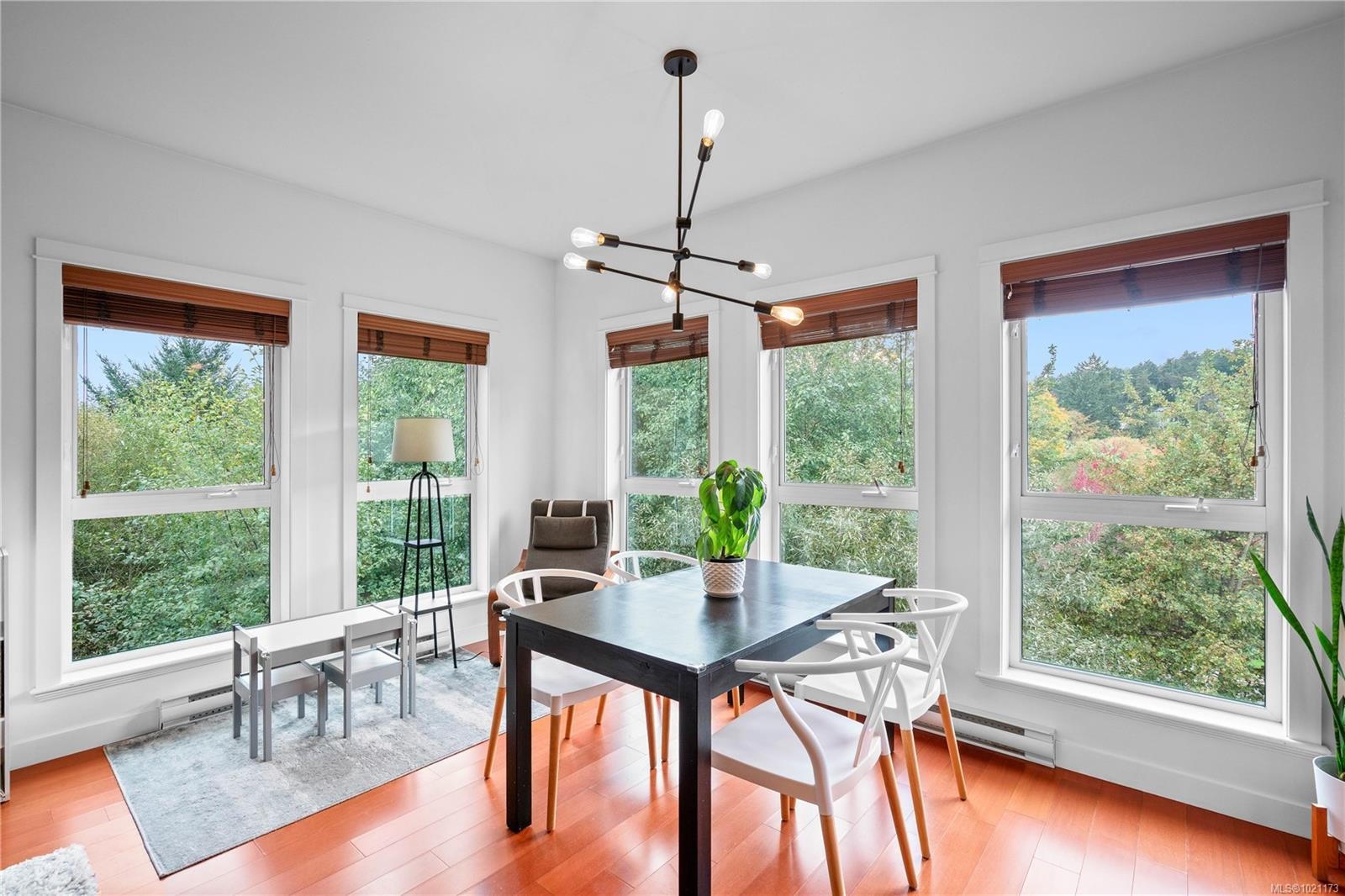 303-101 Nursery Hill Dr, View Royal, BC - Indoor