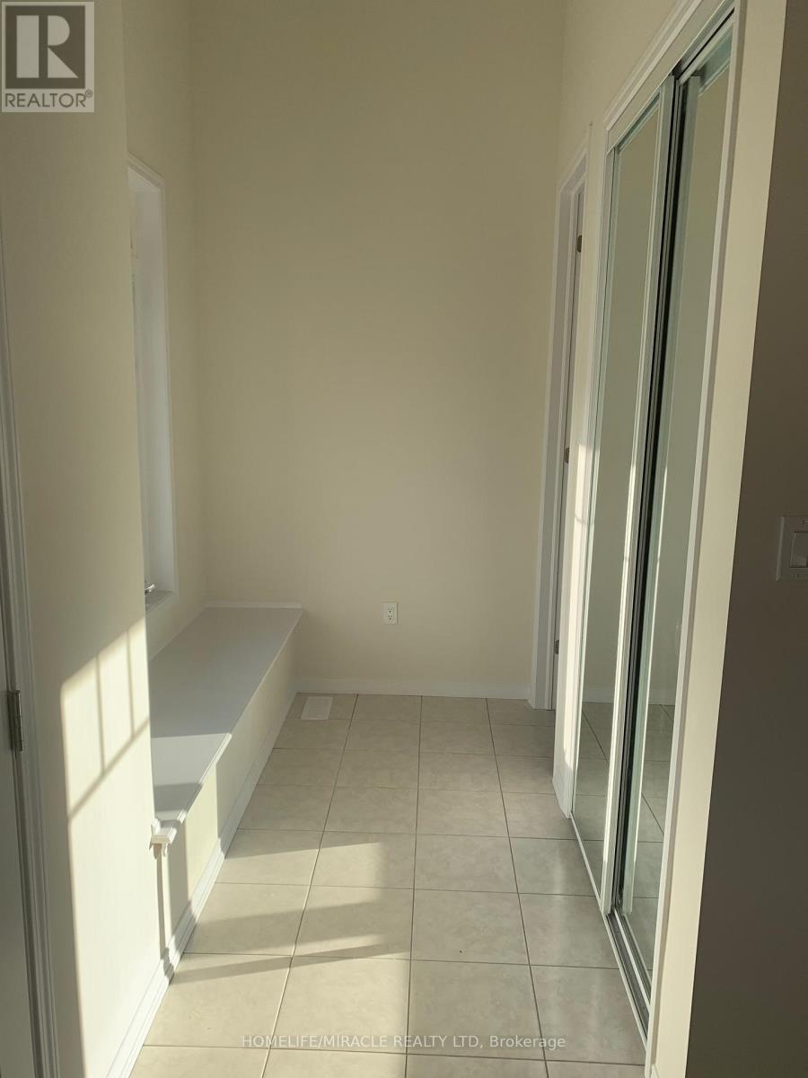 7844 Odell Crescent, Niagara Falls, ON - Indoor Photo Showing Other Room