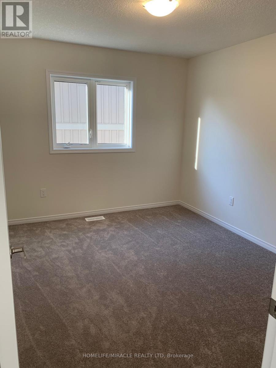 7844 Odell Crescent, Niagara Falls, ON - Indoor Photo Showing Other Room