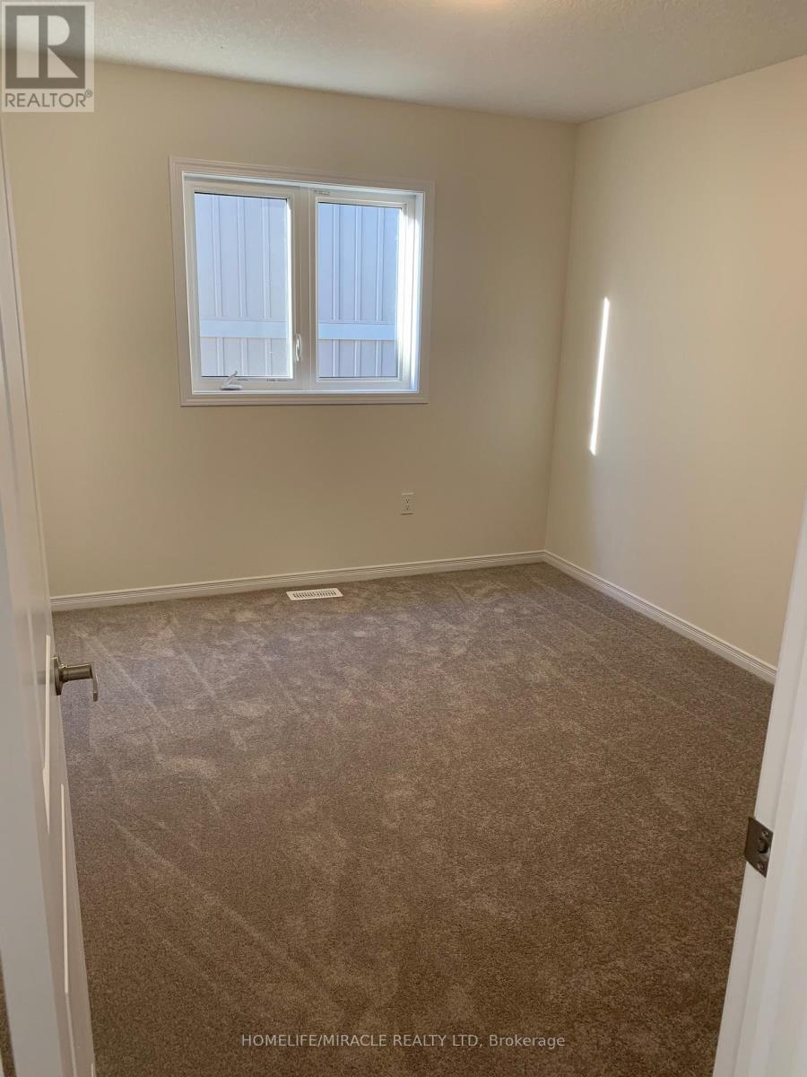 7844 Odell Crescent, Niagara Falls, ON - Indoor Photo Showing Other Room