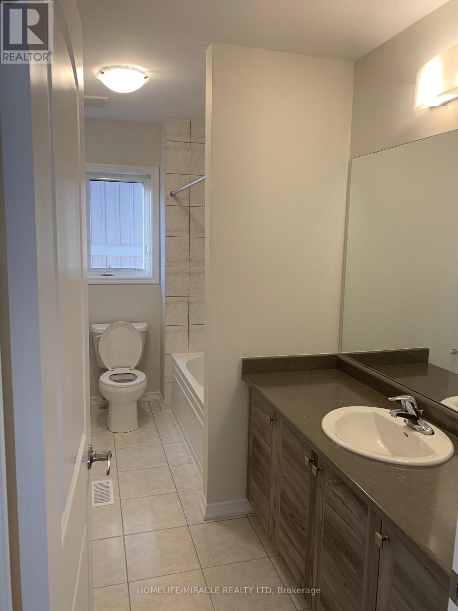 7844 Odell Crescent, Niagara Falls, ON - Indoor Photo Showing Bathroom