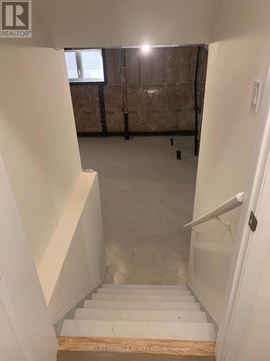 7844 Odell Crescent, Niagara Falls, ON - Indoor Photo Showing Other Room