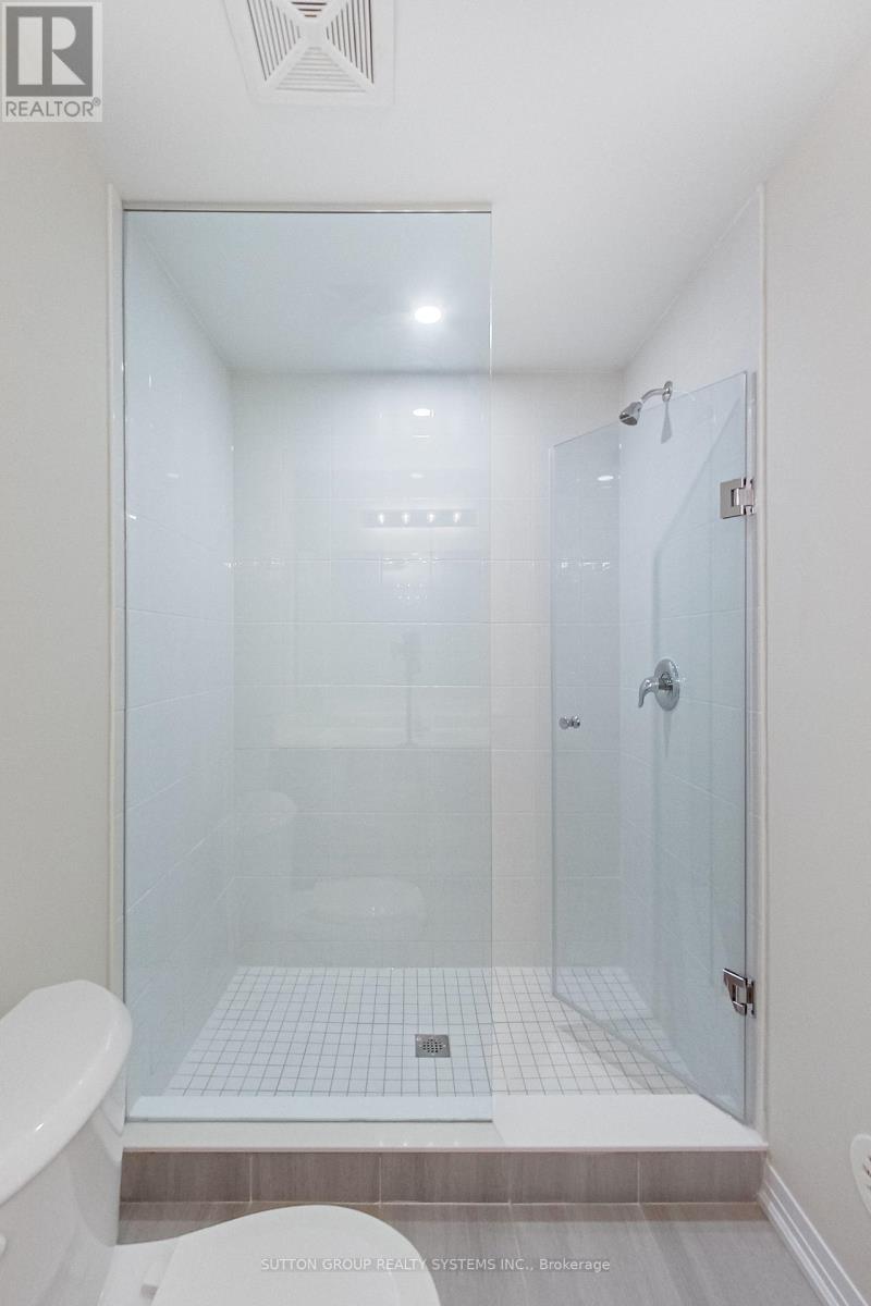 1577 Rose Way, Milton, ON - Indoor Photo Showing Bathroom