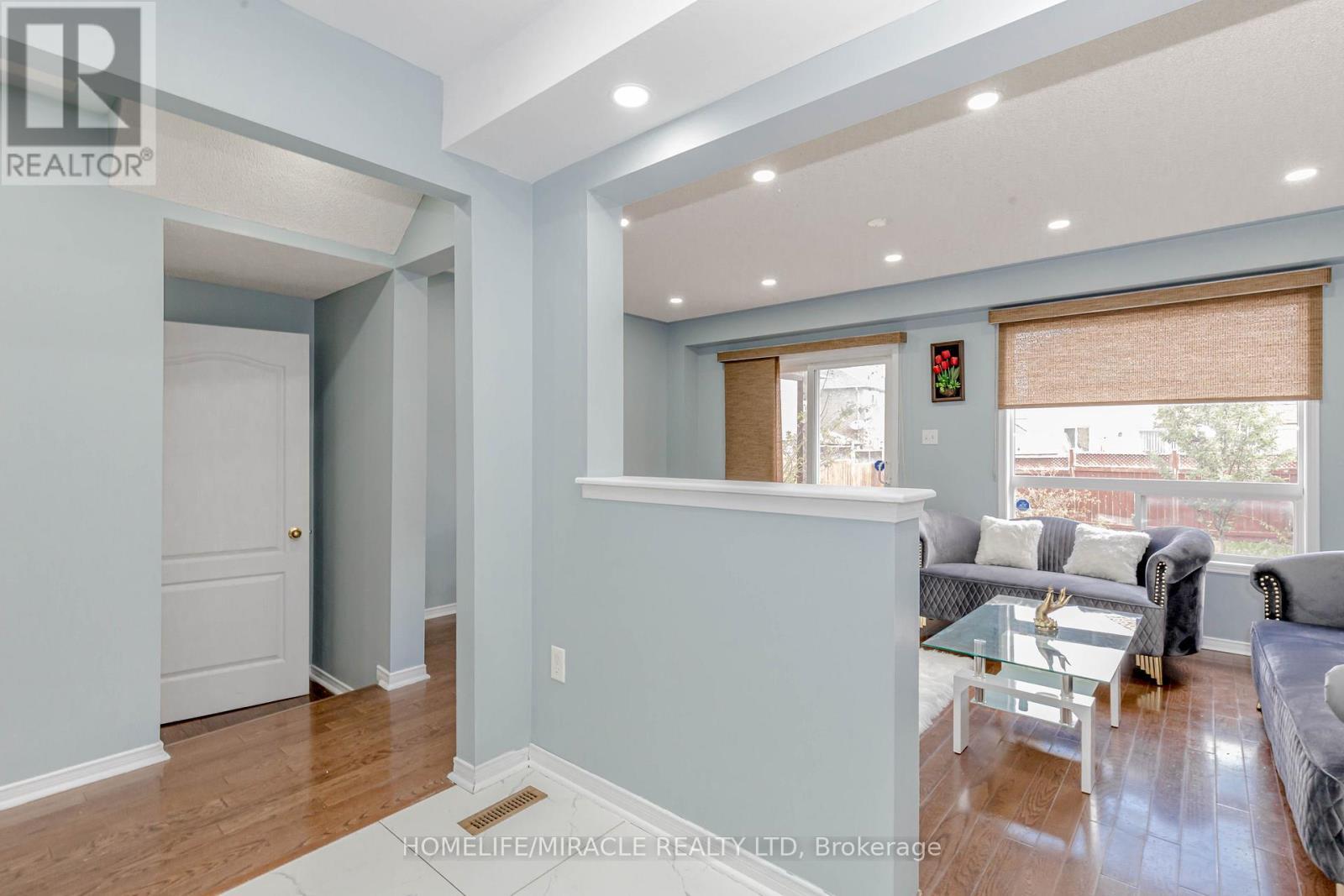 4 Vauxhall Crescent, Brampton, ON - Indoor Photo Showing Other Room