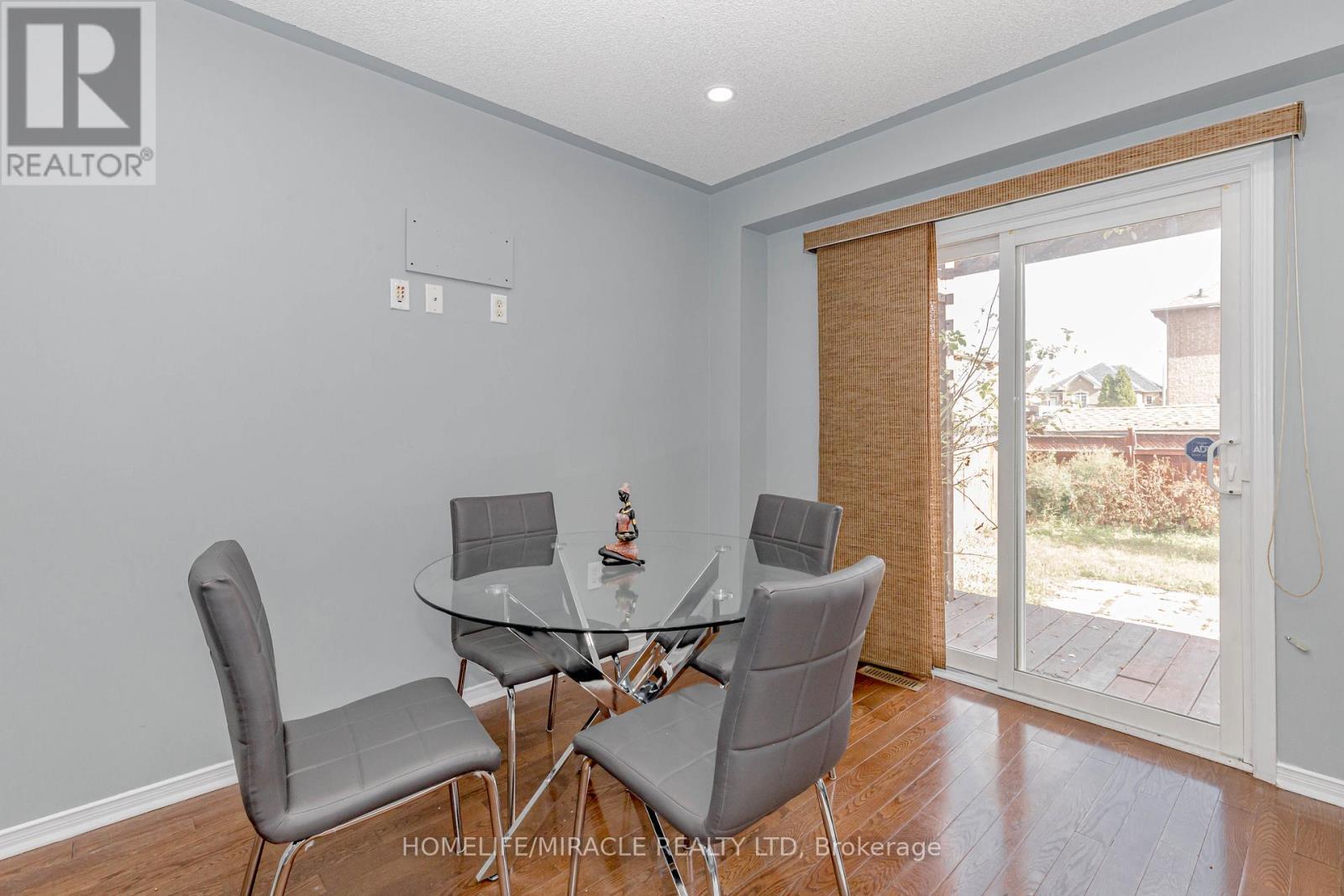 4 Vauxhall Crescent, Brampton, ON - Indoor Photo Showing Dining Room