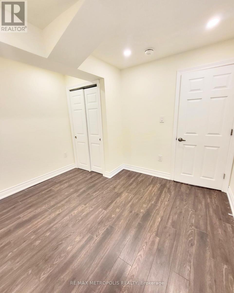 Bsmt - 923 Penson Crescent, Milton, ON - Indoor Photo Showing Other Room