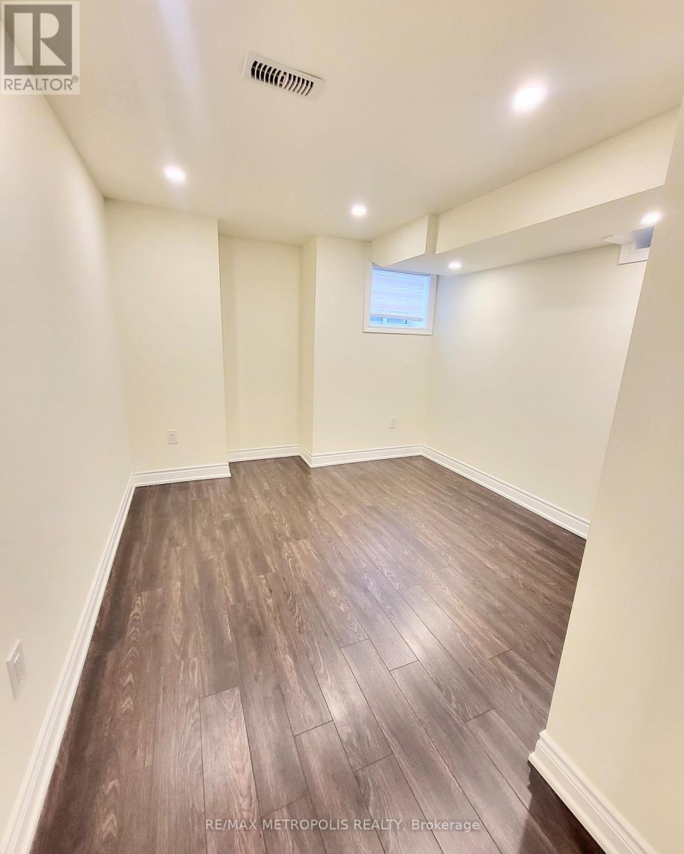 Bsmt - 923 Penson Crescent, Milton, ON - Indoor