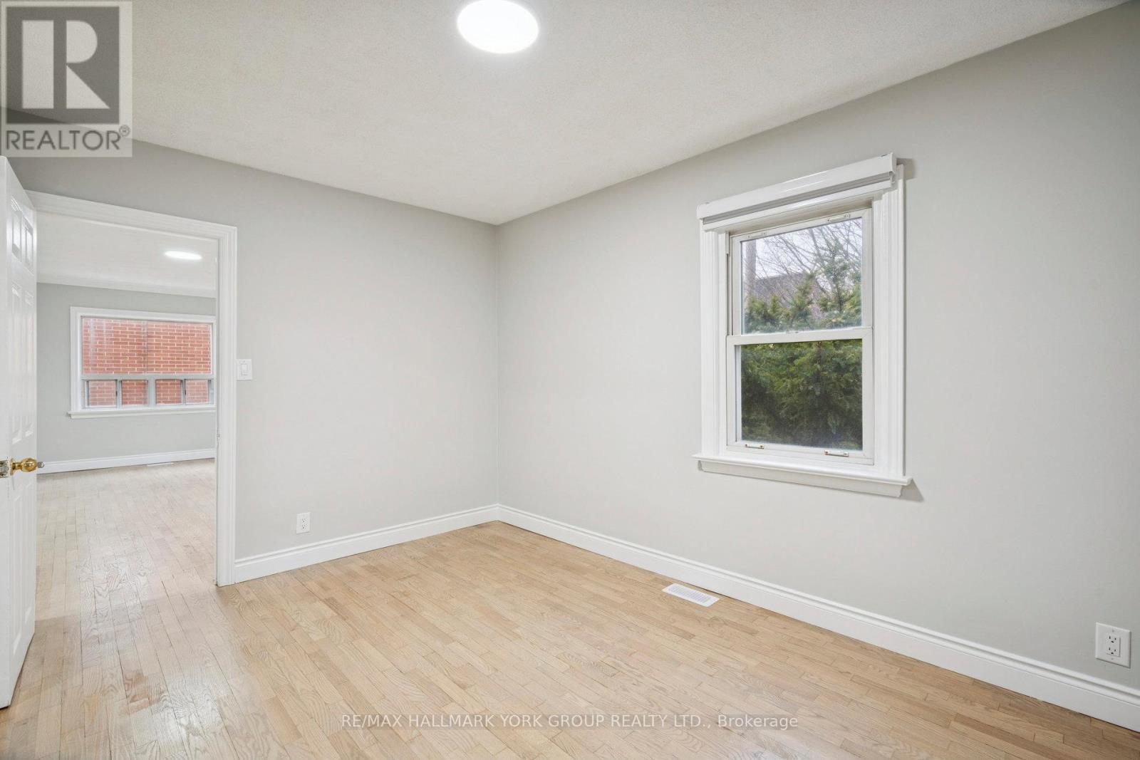 211 Maplehurst Avenue, Toronto, ON - Indoor Photo Showing Other Room