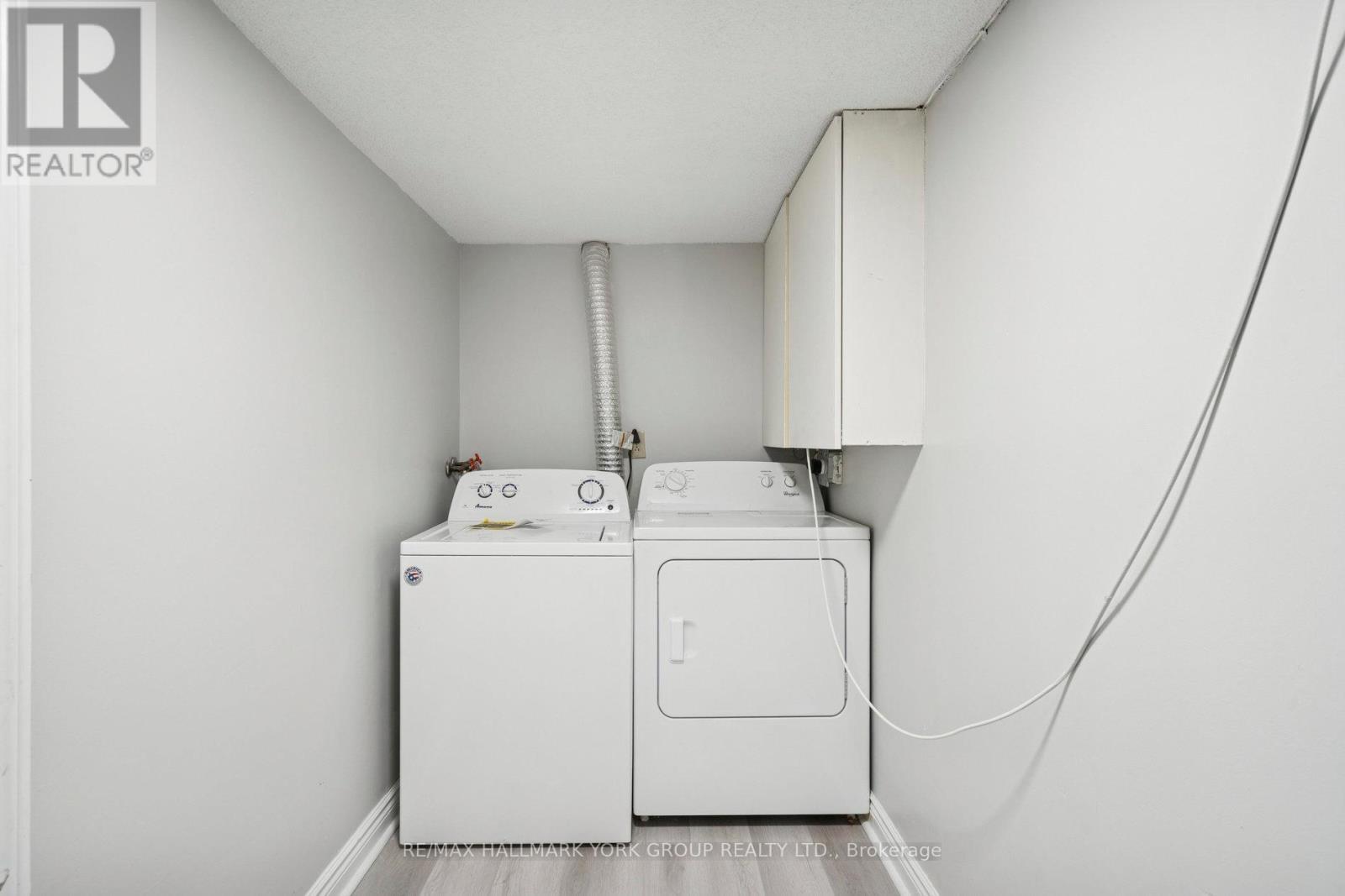211 Maplehurst Avenue, Toronto, ON - Indoor Photo Showing Laundry Room