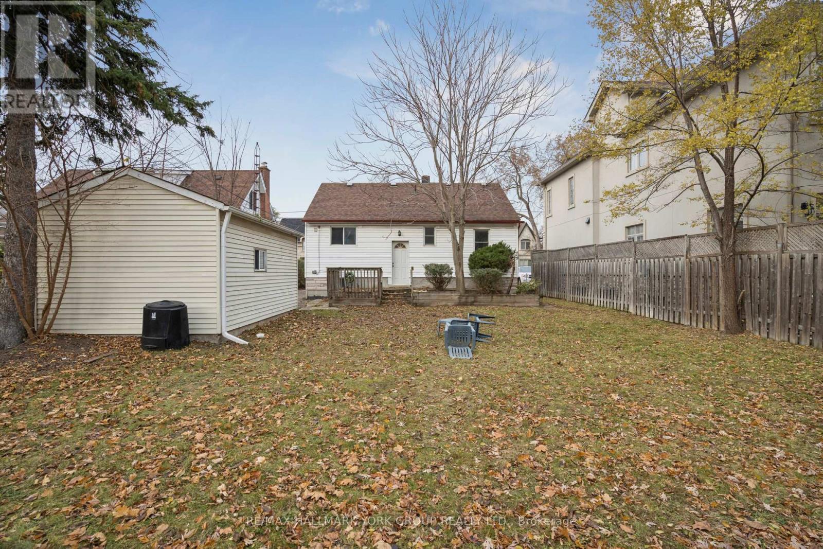 211 Maplehurst Avenue, Toronto, ON - Outdoor