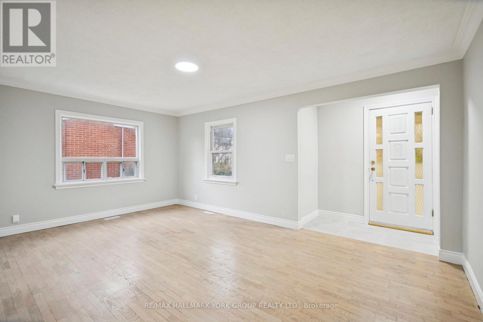 211 Maplehurst Avenue, Toronto, ON - Indoor Photo Showing Other Room
